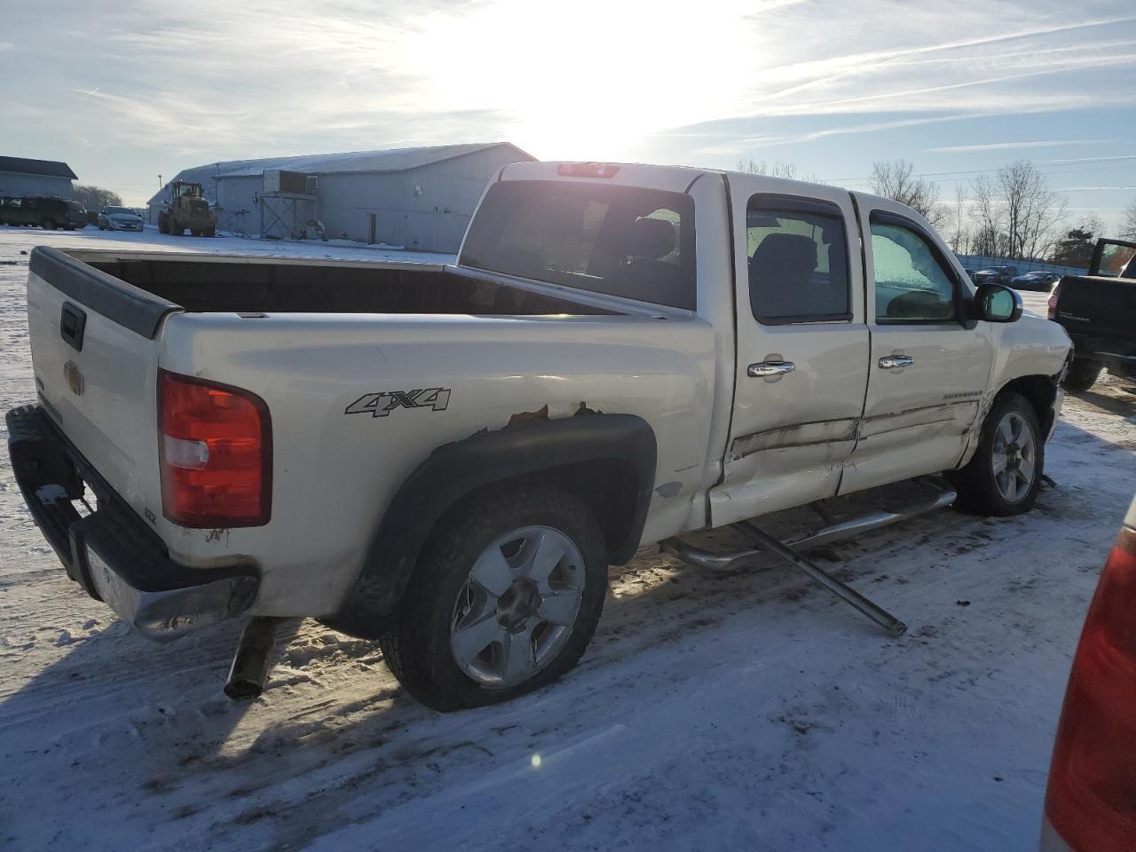 2011 Chevrolet Silverado - Image 3
