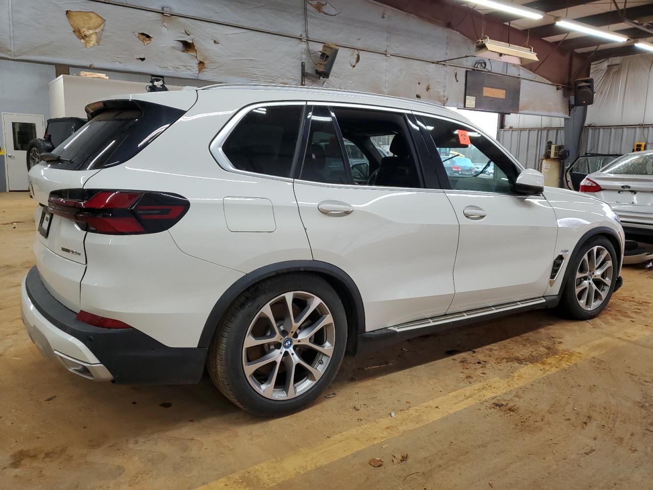 2024 BMW X5 - Image 3