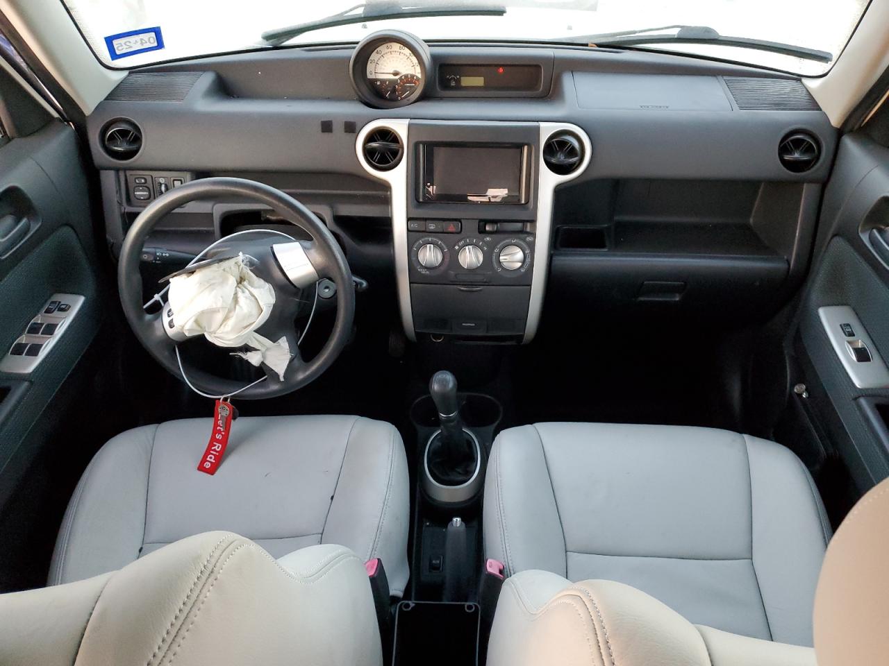 2006 Scion xB - Image 8