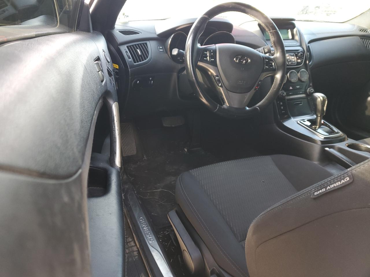 2014 Hyundai Genesis - Image 8