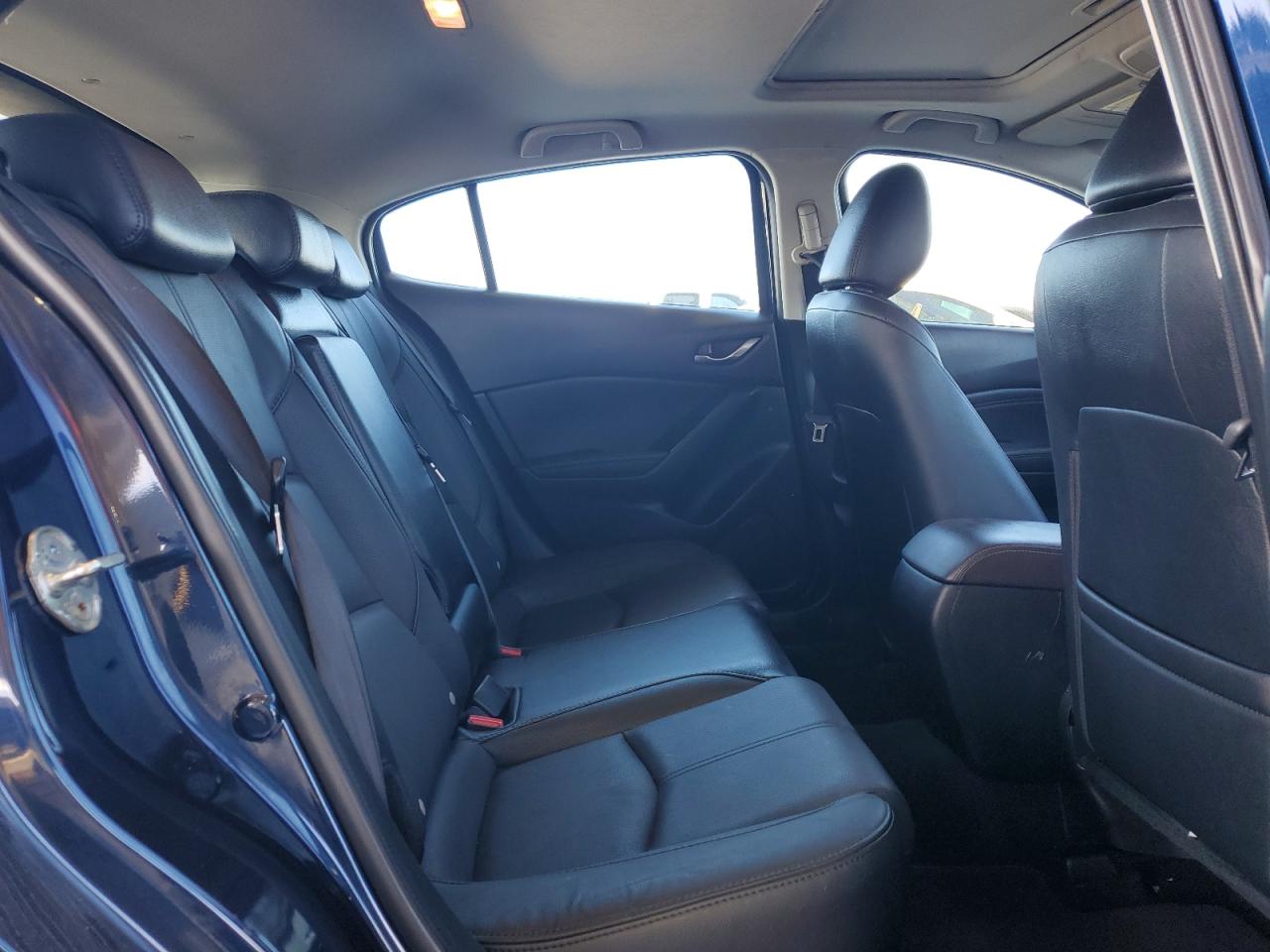 2018 Mazda 3 - Image 10