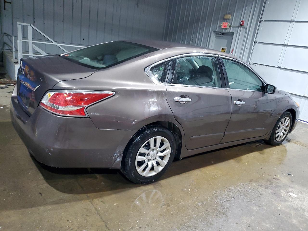 2015 Nissan Altima - Image 3