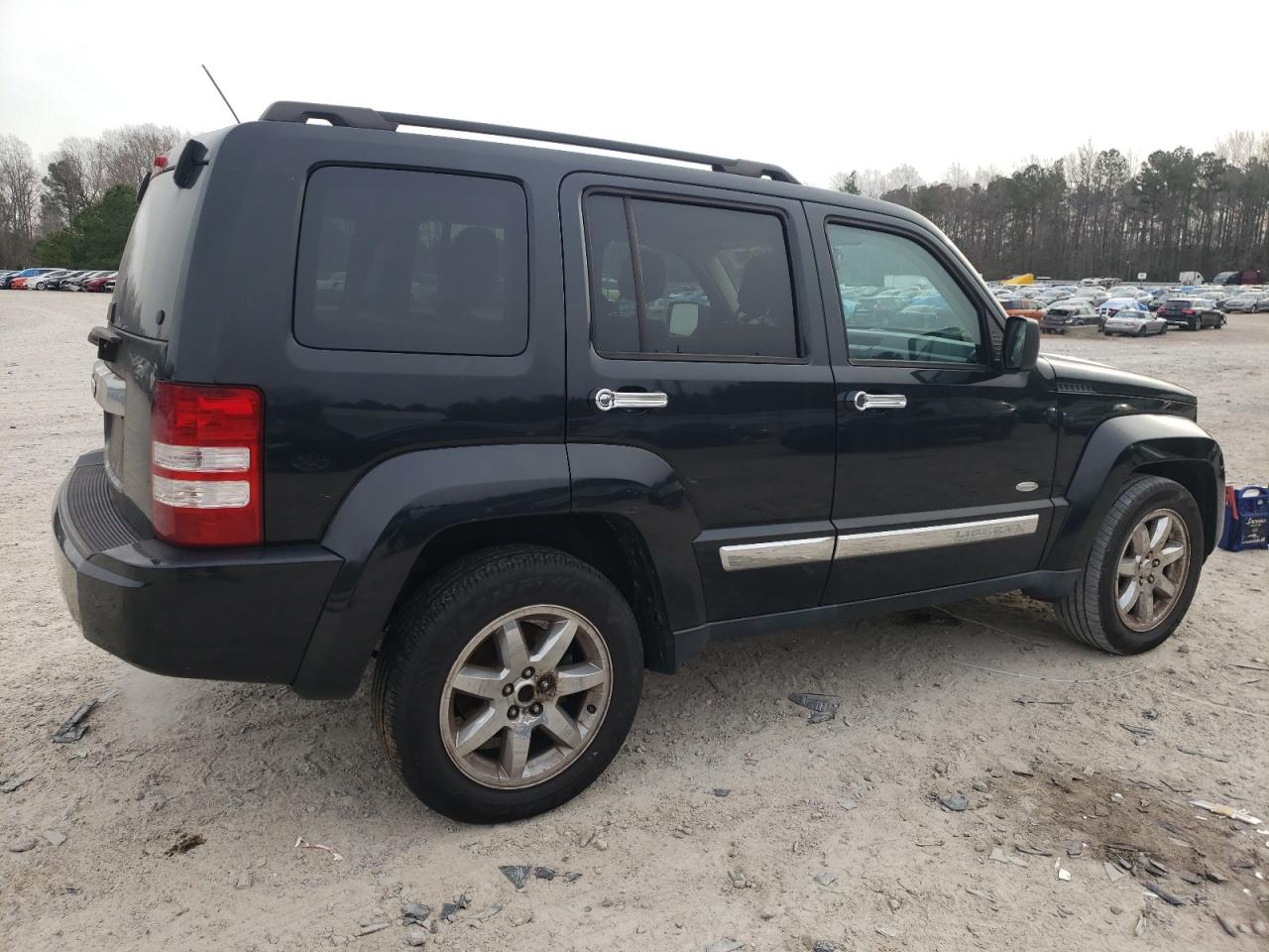 2012 Jeep Liberty (North America) - Image 3