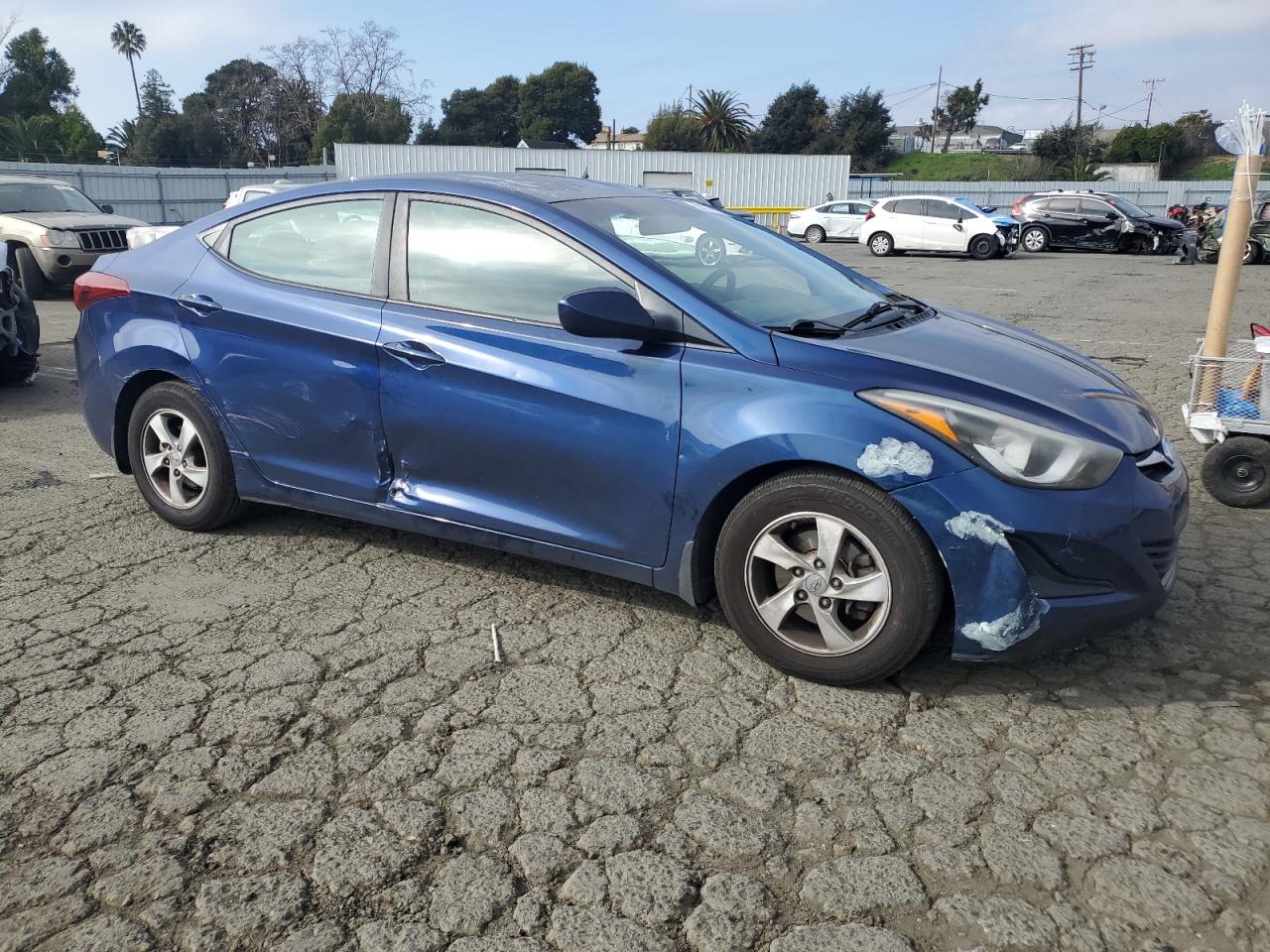 VIN 5NPDH4AE7FH645669 2015 HYUNDAI ELANTRA no.4