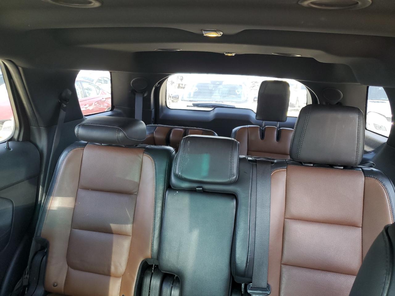 2015 Ford Explorer - Image 10