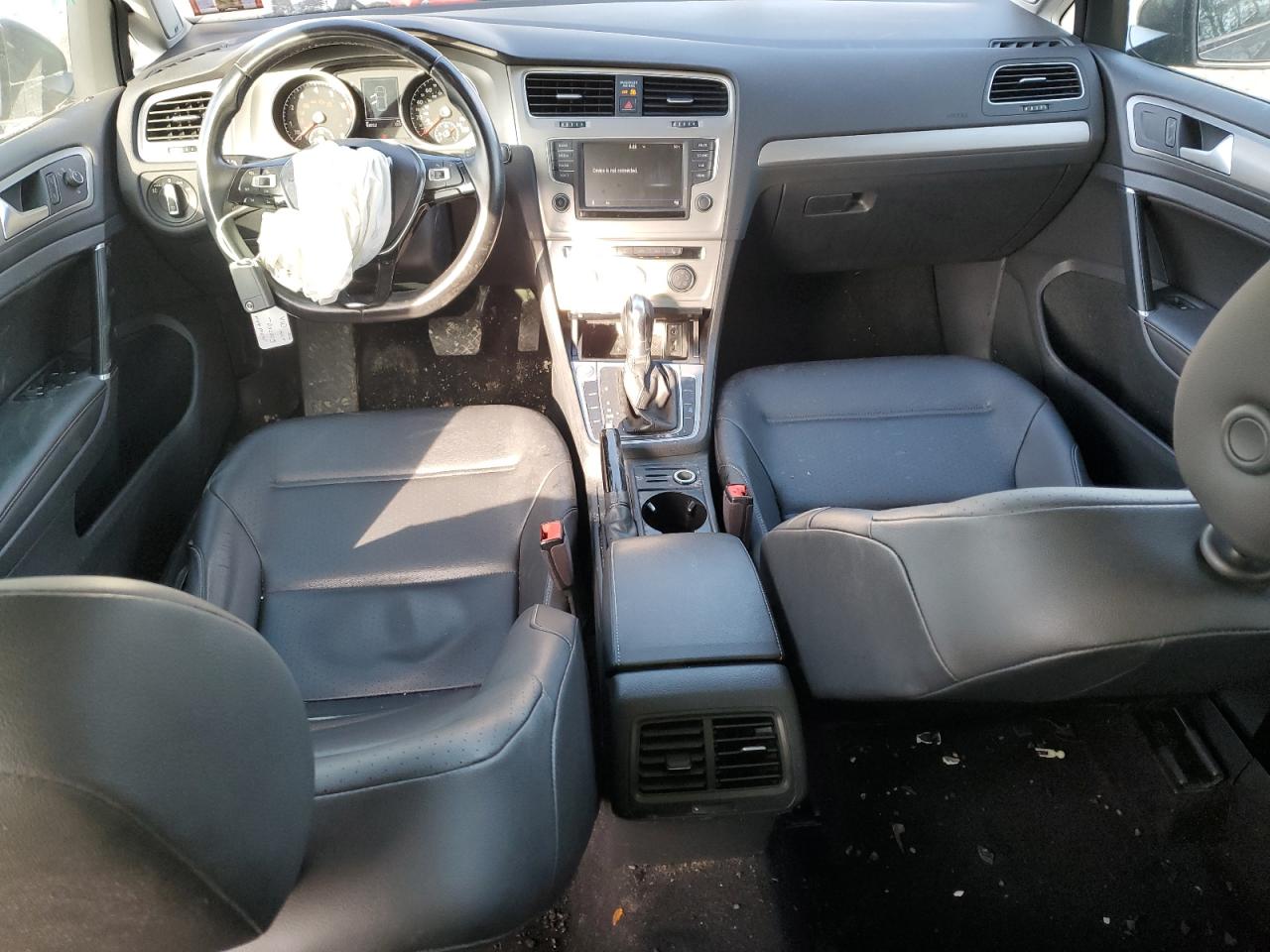 2017 Volkswagen Golf - Image 8