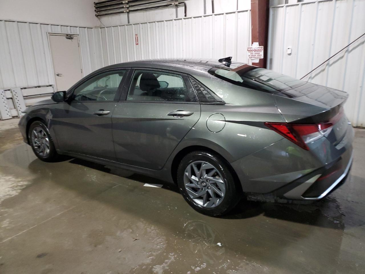 2024 Hyundai Elantra - Image 2