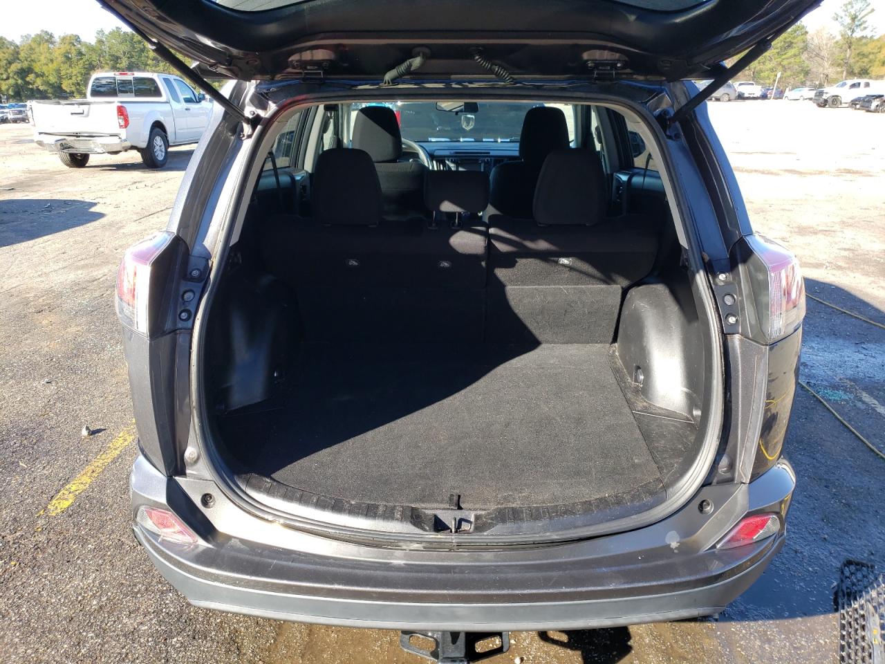 2018 Toyota RAV 4 - Image 6