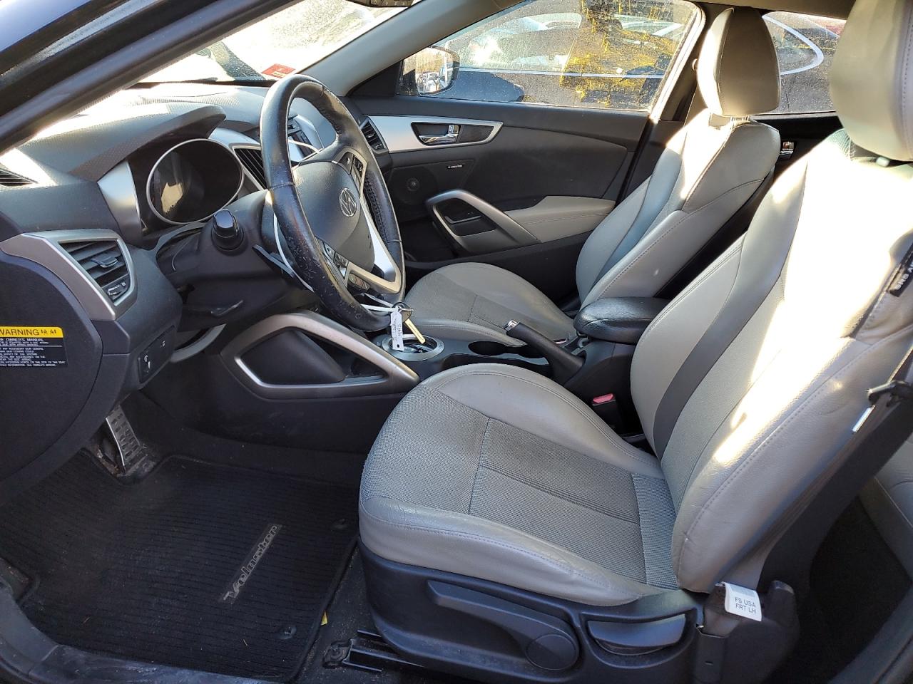 2013 Hyundai Veloster - Image 7