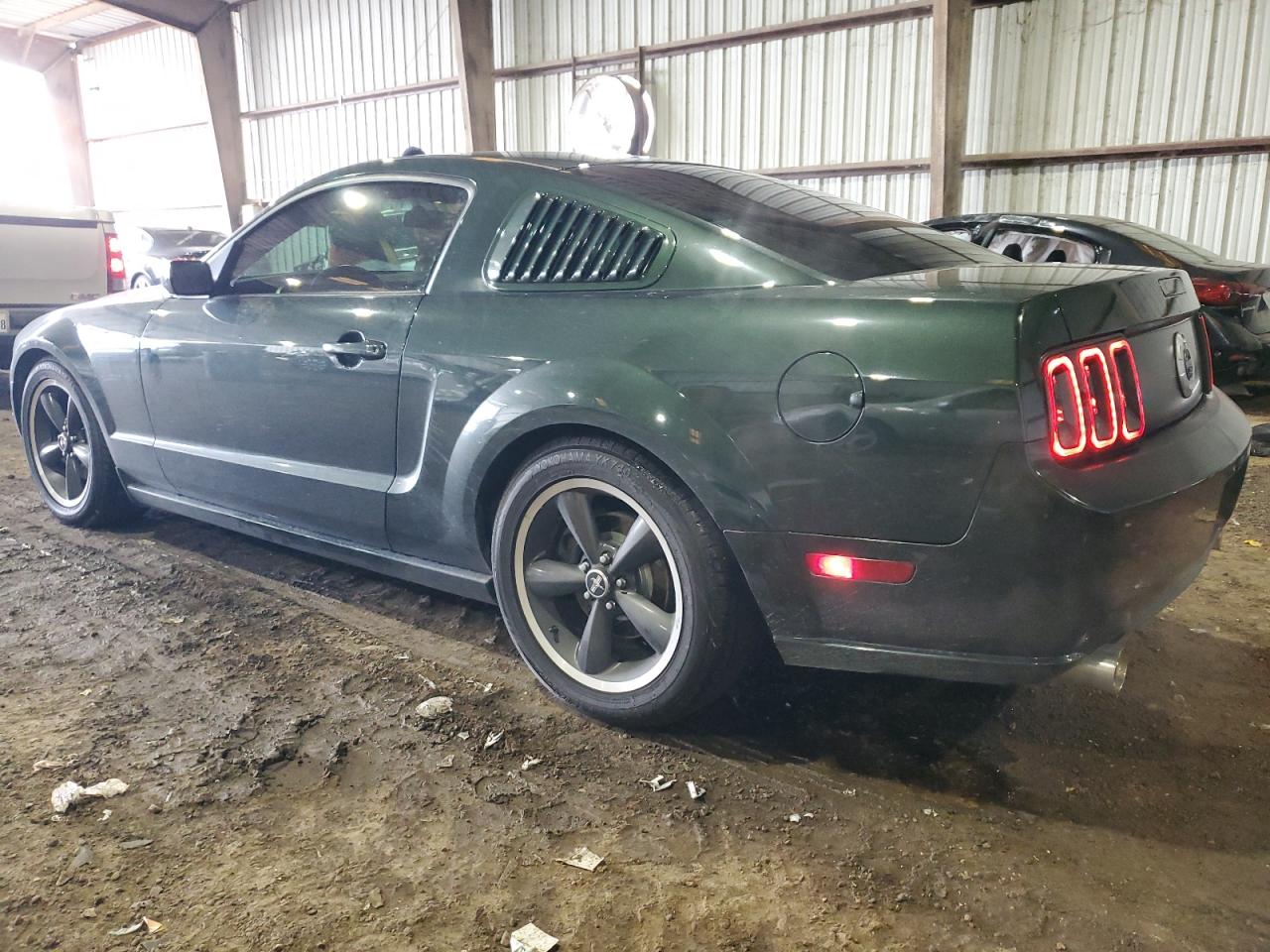 2008 Ford Mustang - Image 2