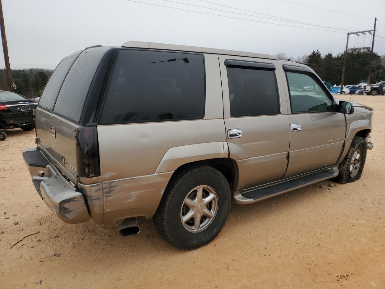 2000 Cadillac Escalade - Image 3