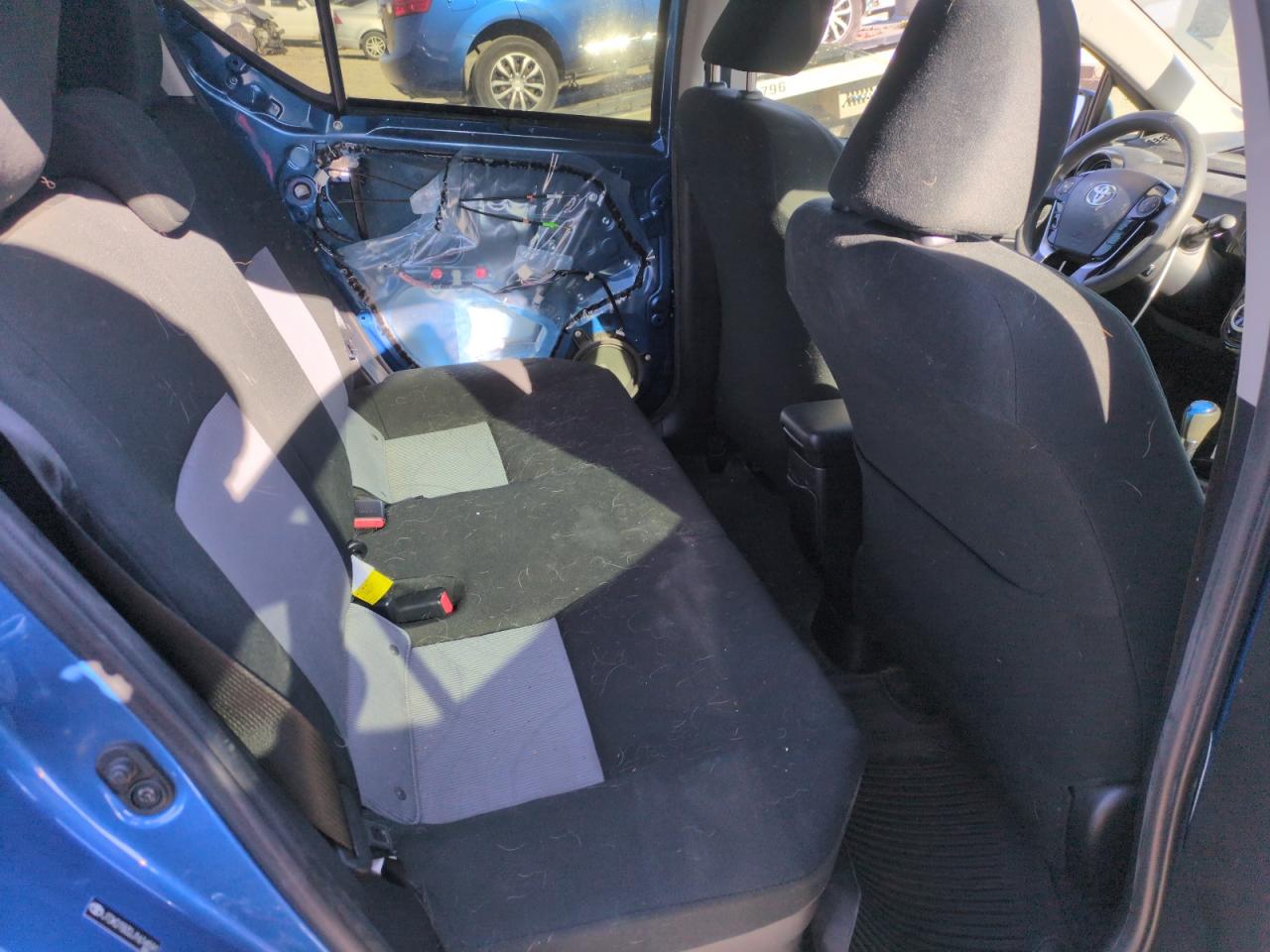 2018 Toyota Prius - Image 10