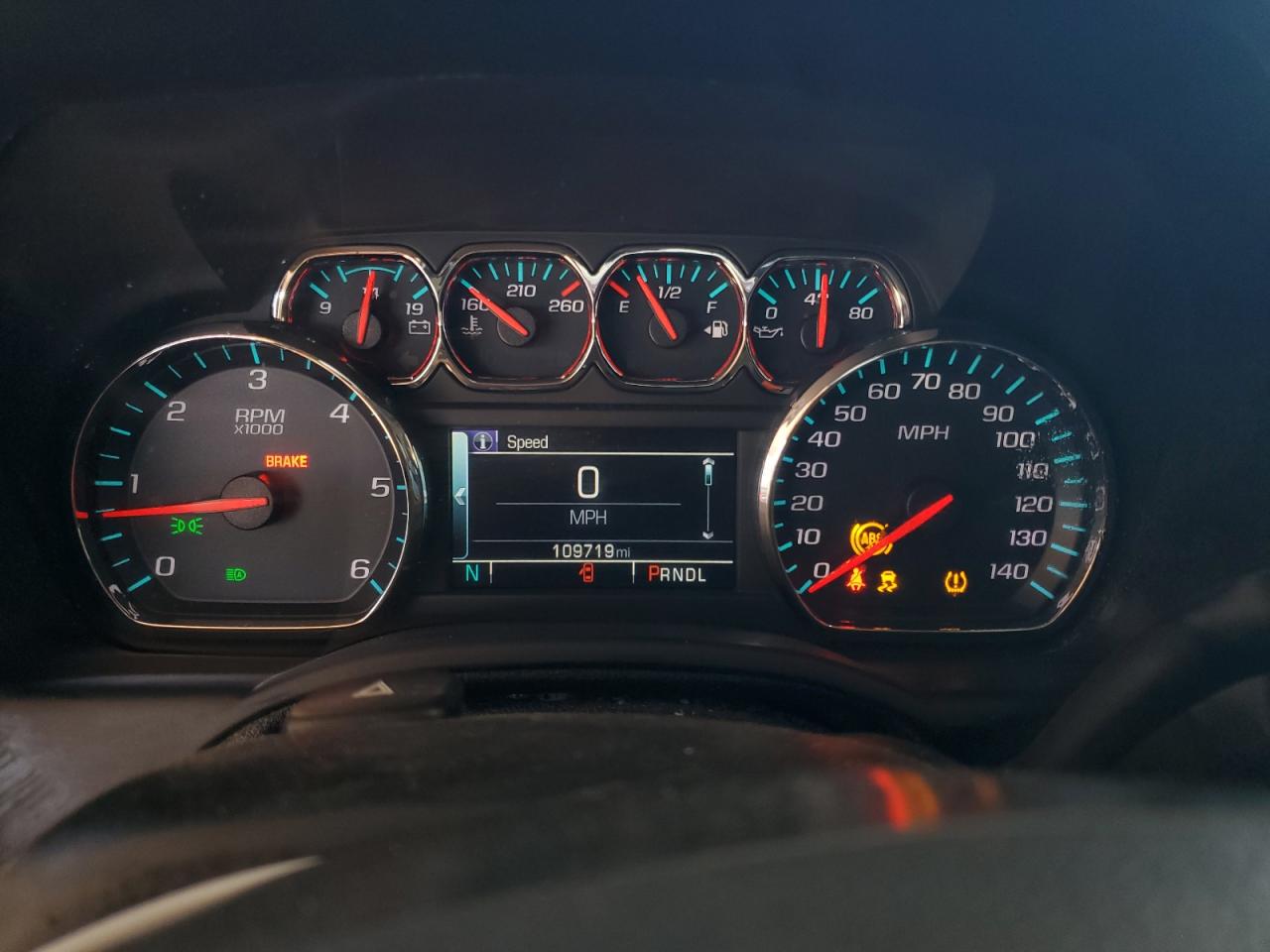 2019 Chevrolet Suburban - Image 9