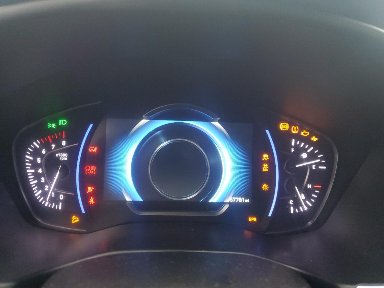 2020 Hyundai Santa Fe - Image 9