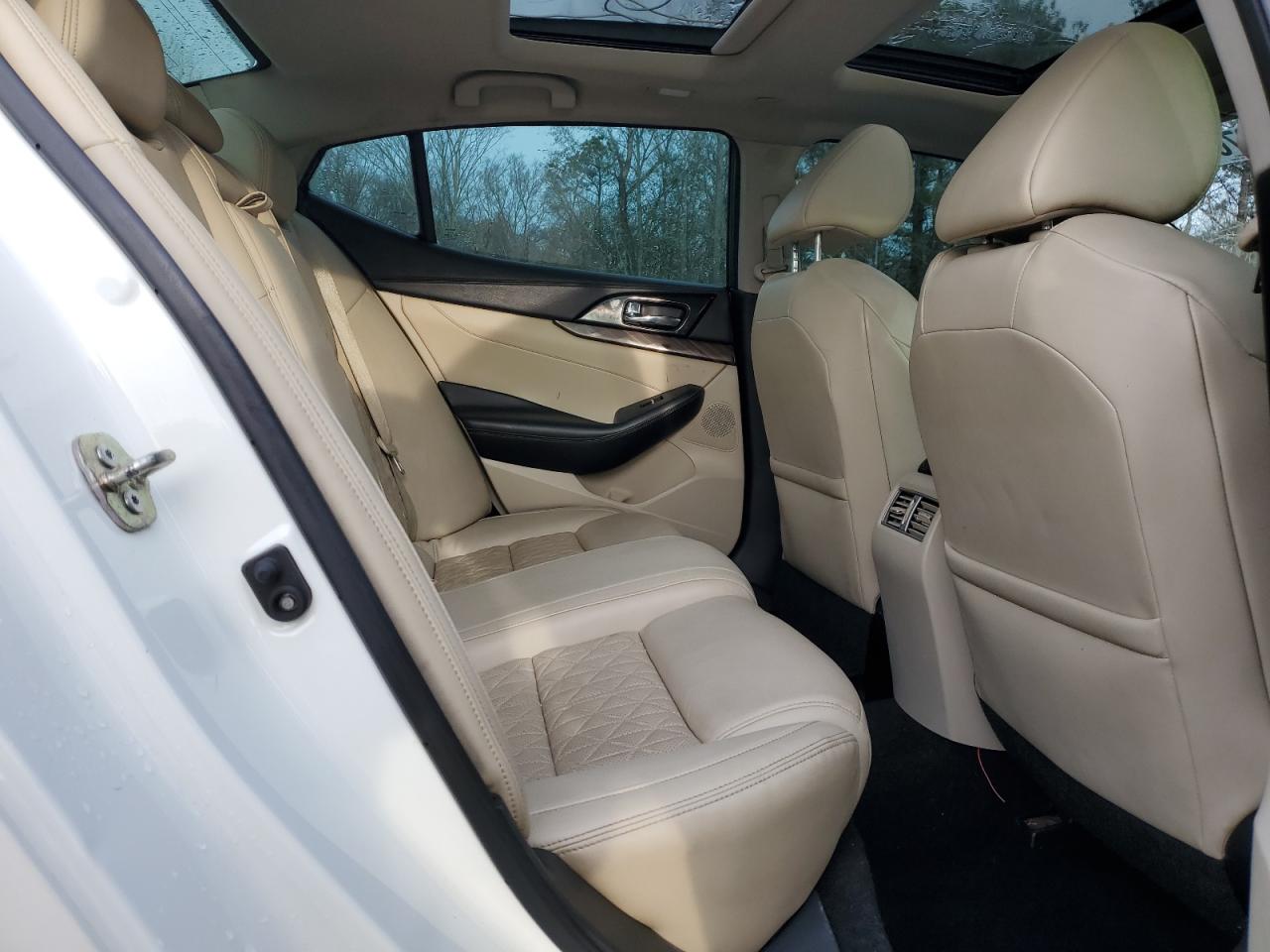 2017 Nissan Maxima - Image 10