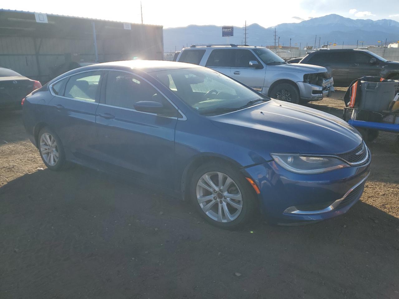 VIN 1C3CCCAB2FN674379 2015 CHRYSLER 200 no.4