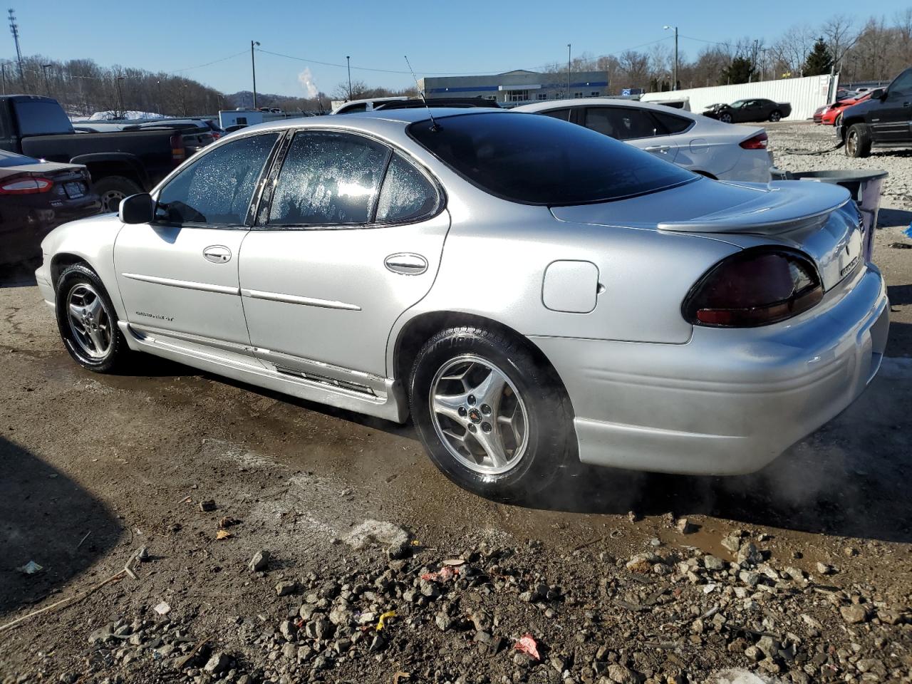 2002 Pontiac Grand Prix - Image 2