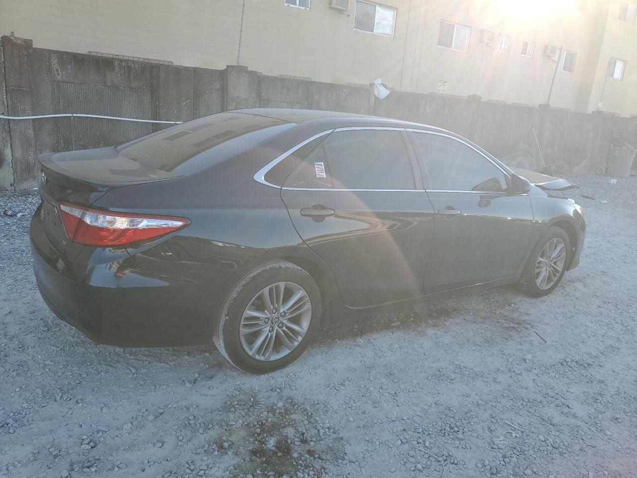 VIN 4T1BF1FK3GU553147 2016 TOYOTA CAMRY no.3