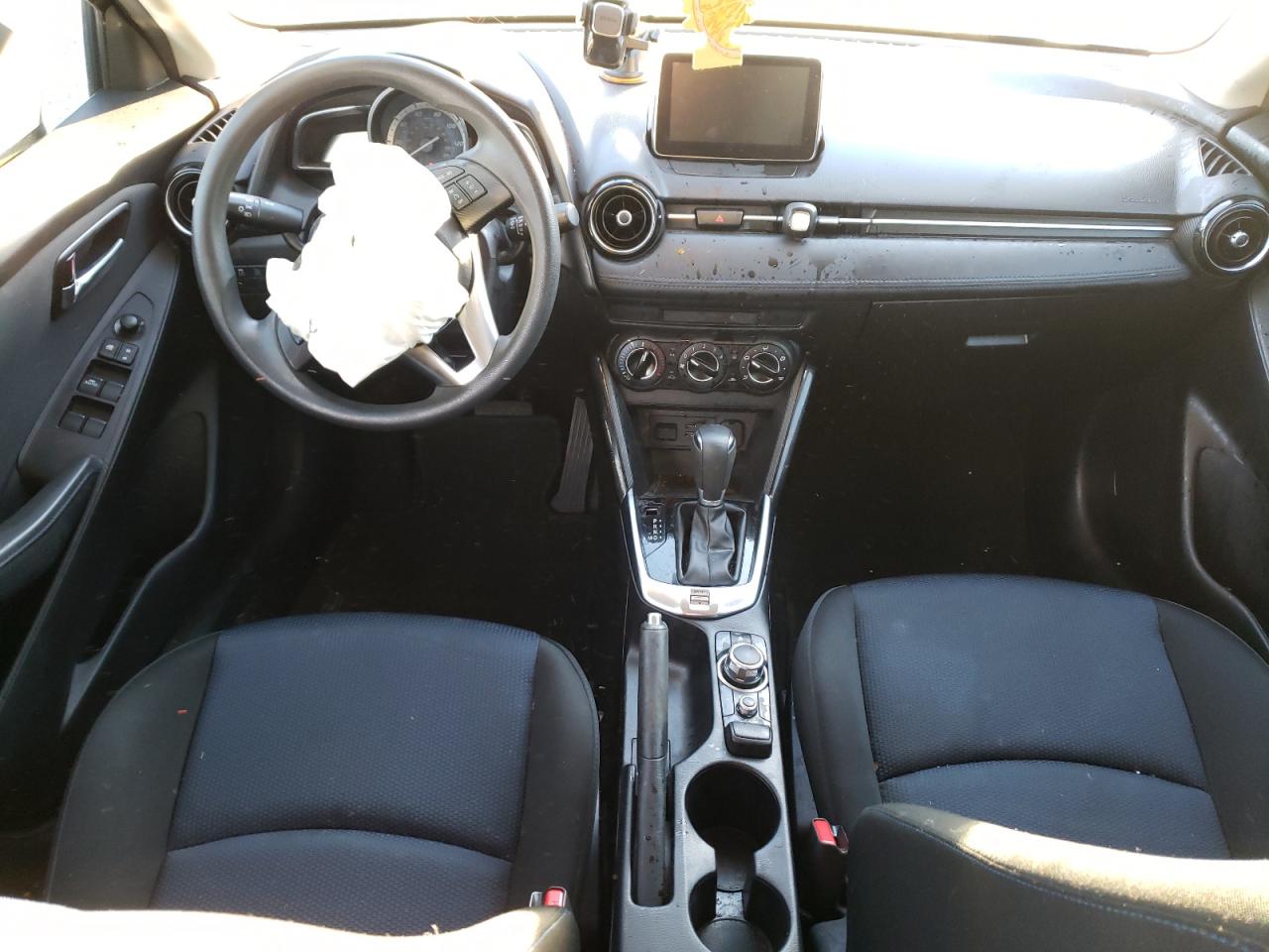 2017 Toyota Yaris - Image 8
