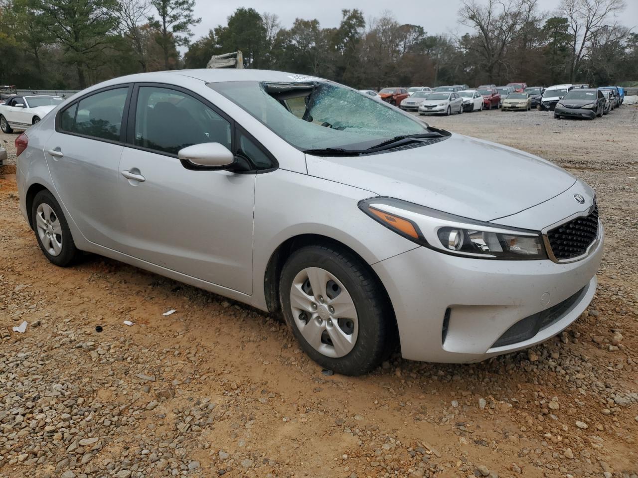 2017 Kia Forte - Image 4