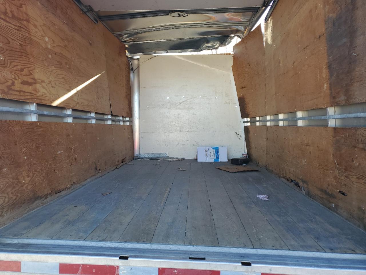 2015 GMC Savana - Image 10