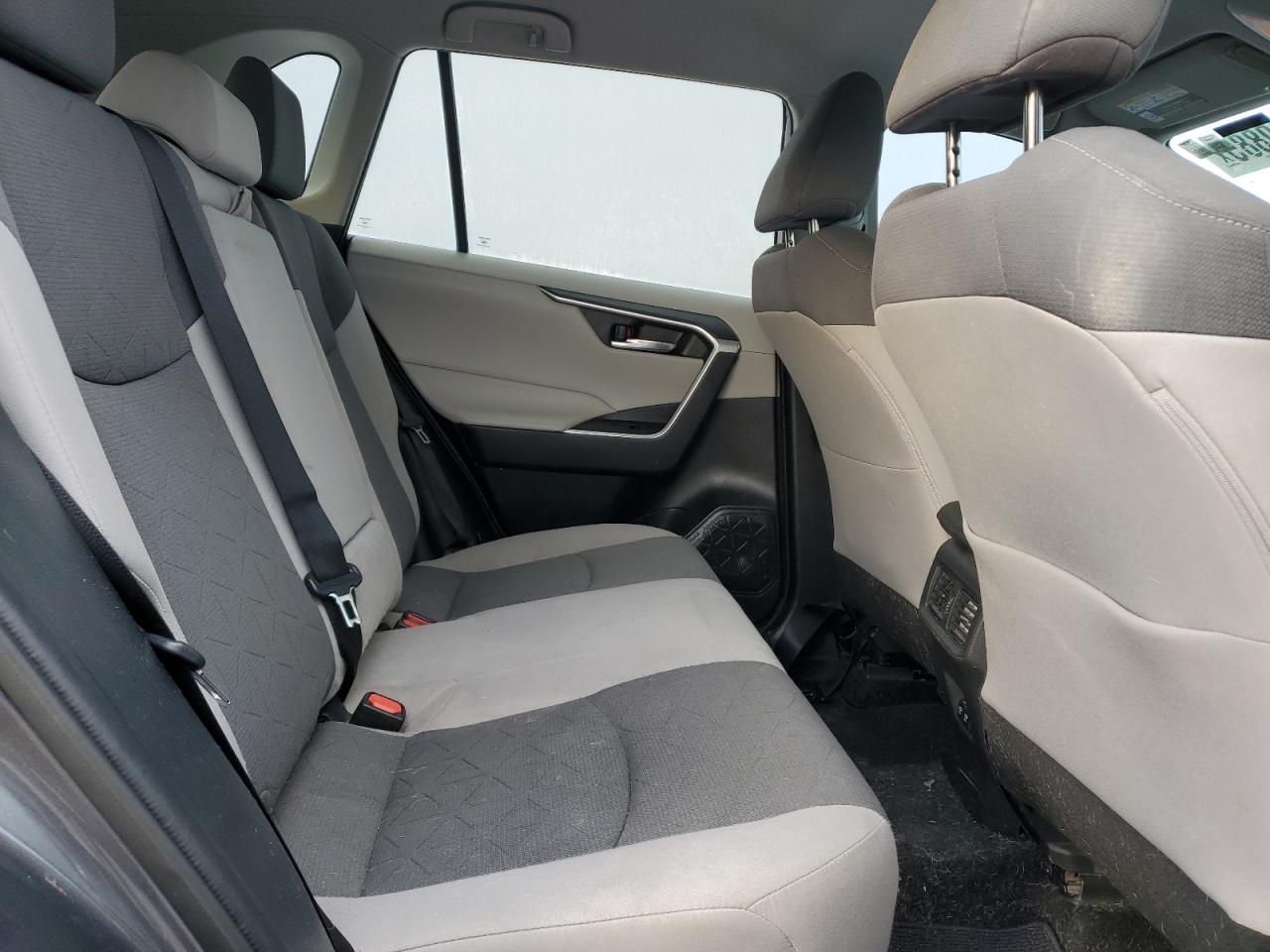 2020 Toyota RAV 4 - Image 11