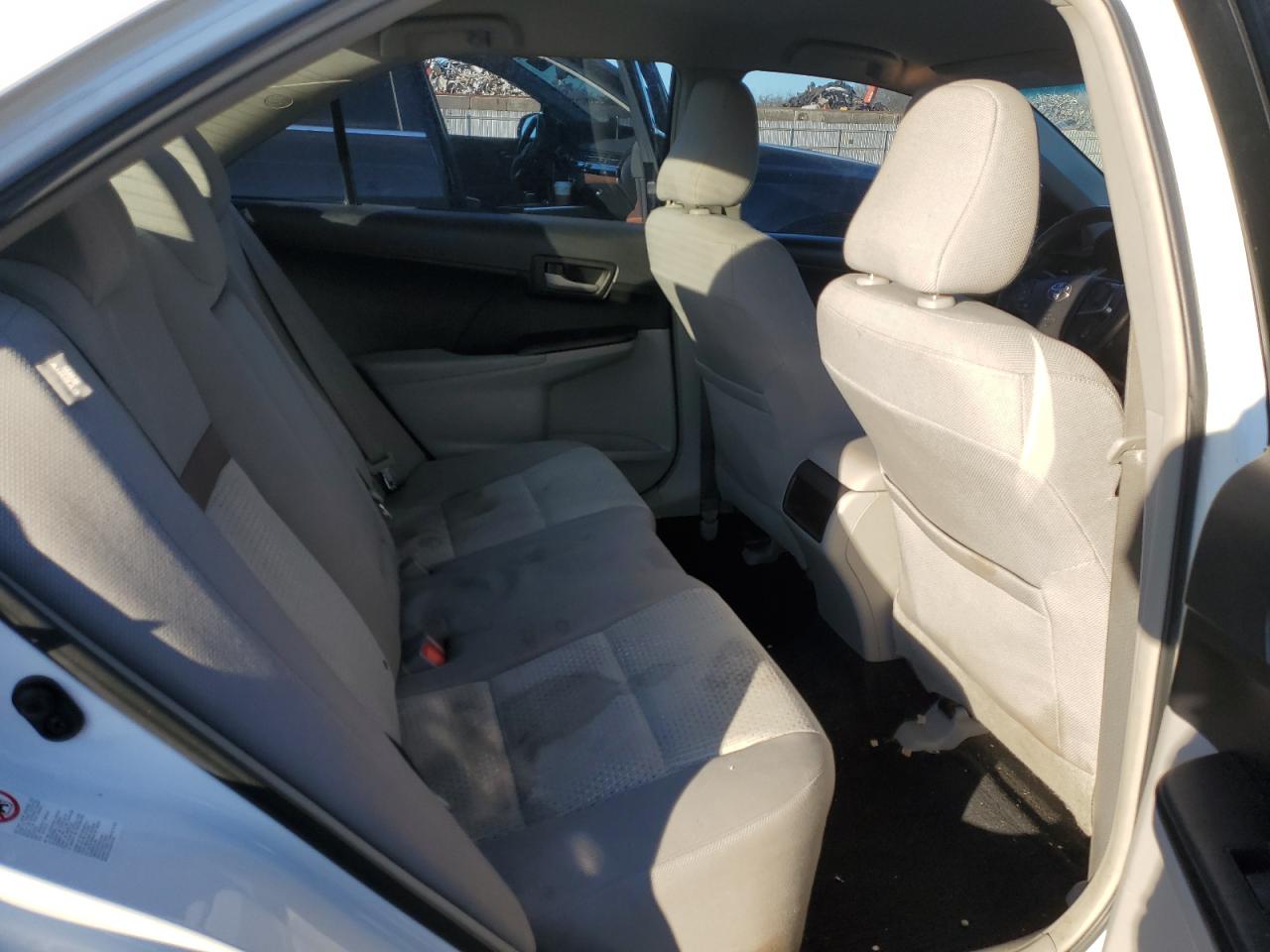 2014 Toyota Camry - Image 10