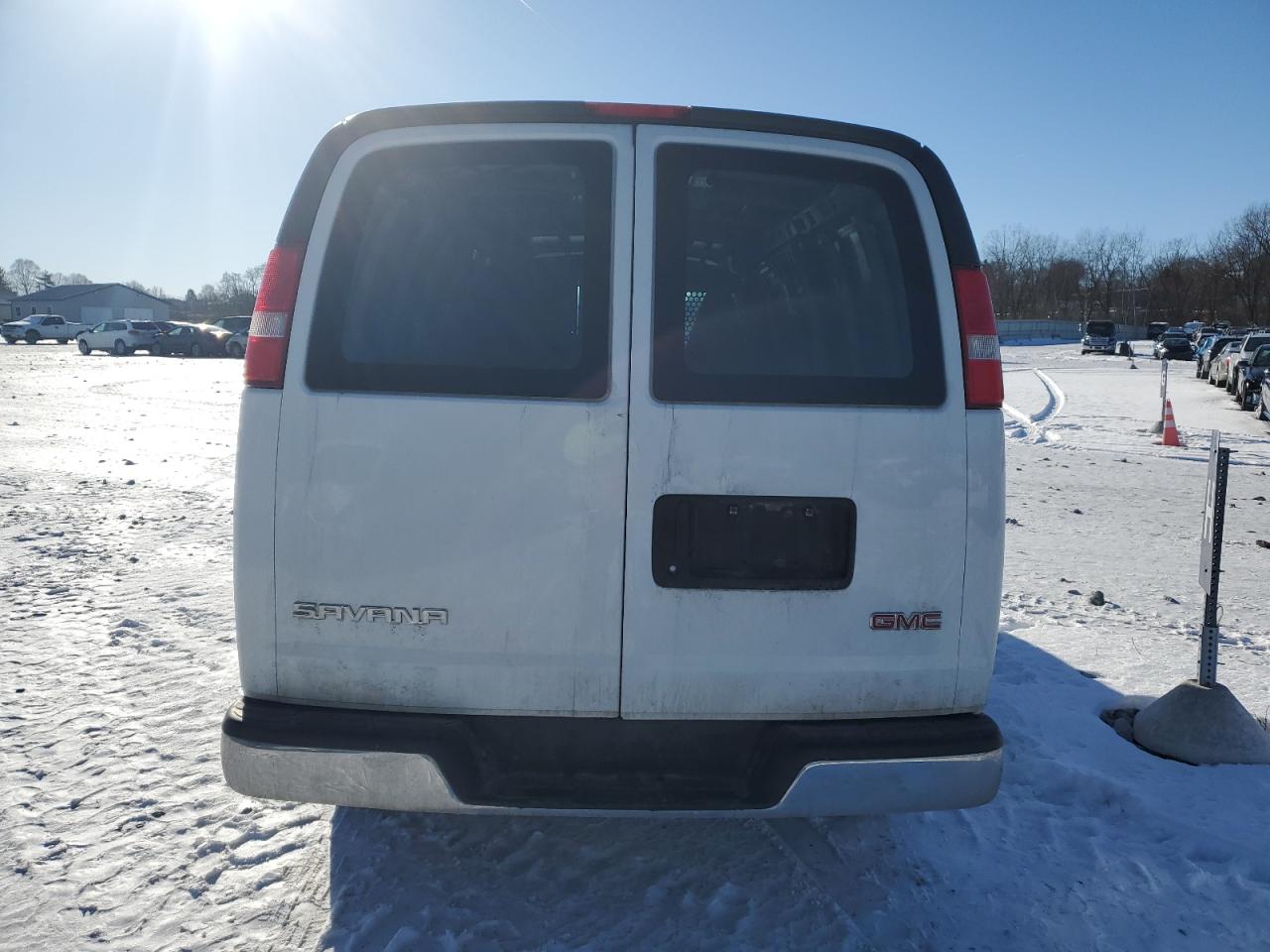 2017 GMC Savana - Image 6