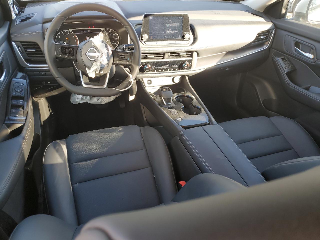 2024 Nissan Rogue - Image 8