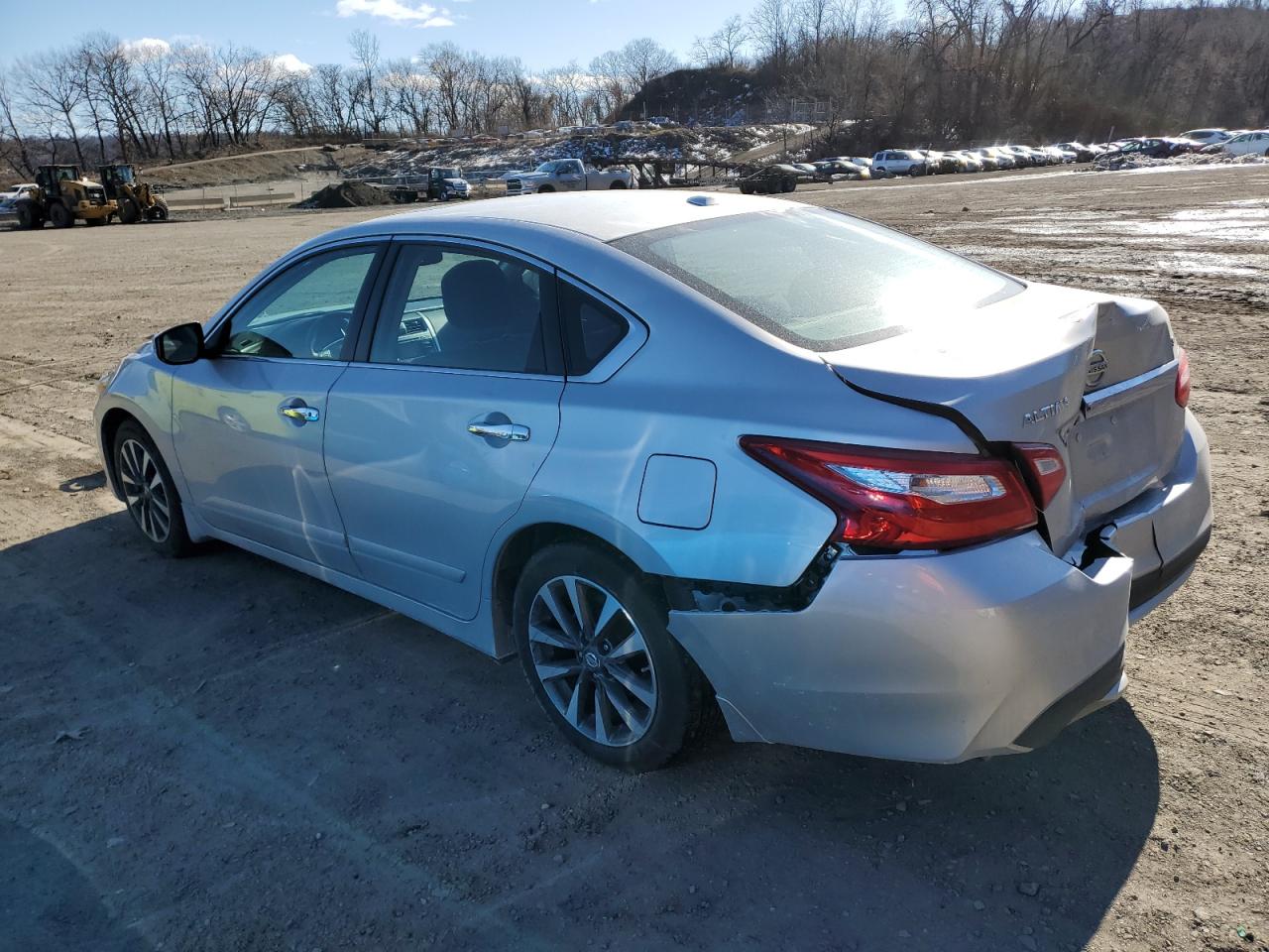 2016 Nissan Altima - Image 2