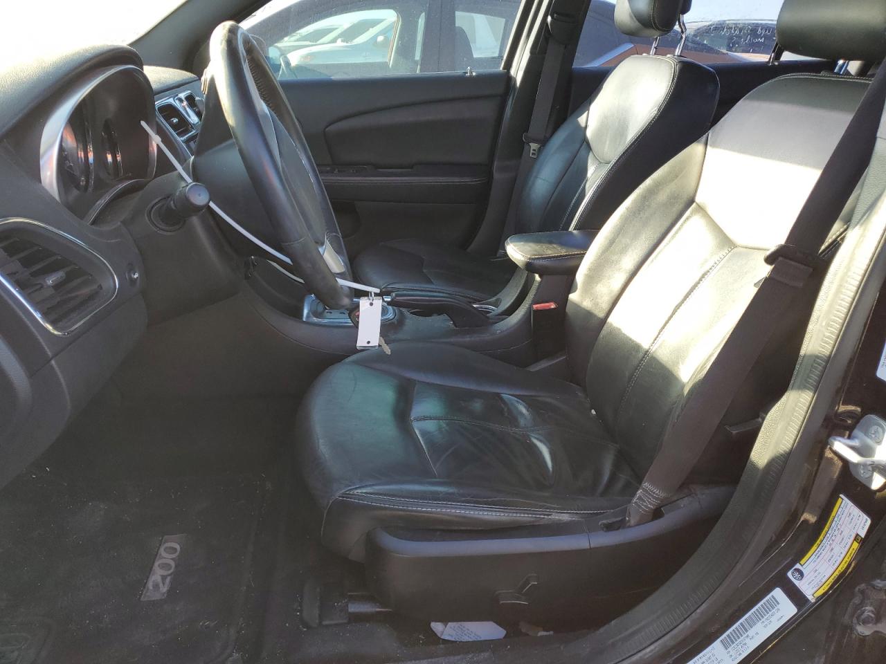 2014 Chrysler 200 - Image 7