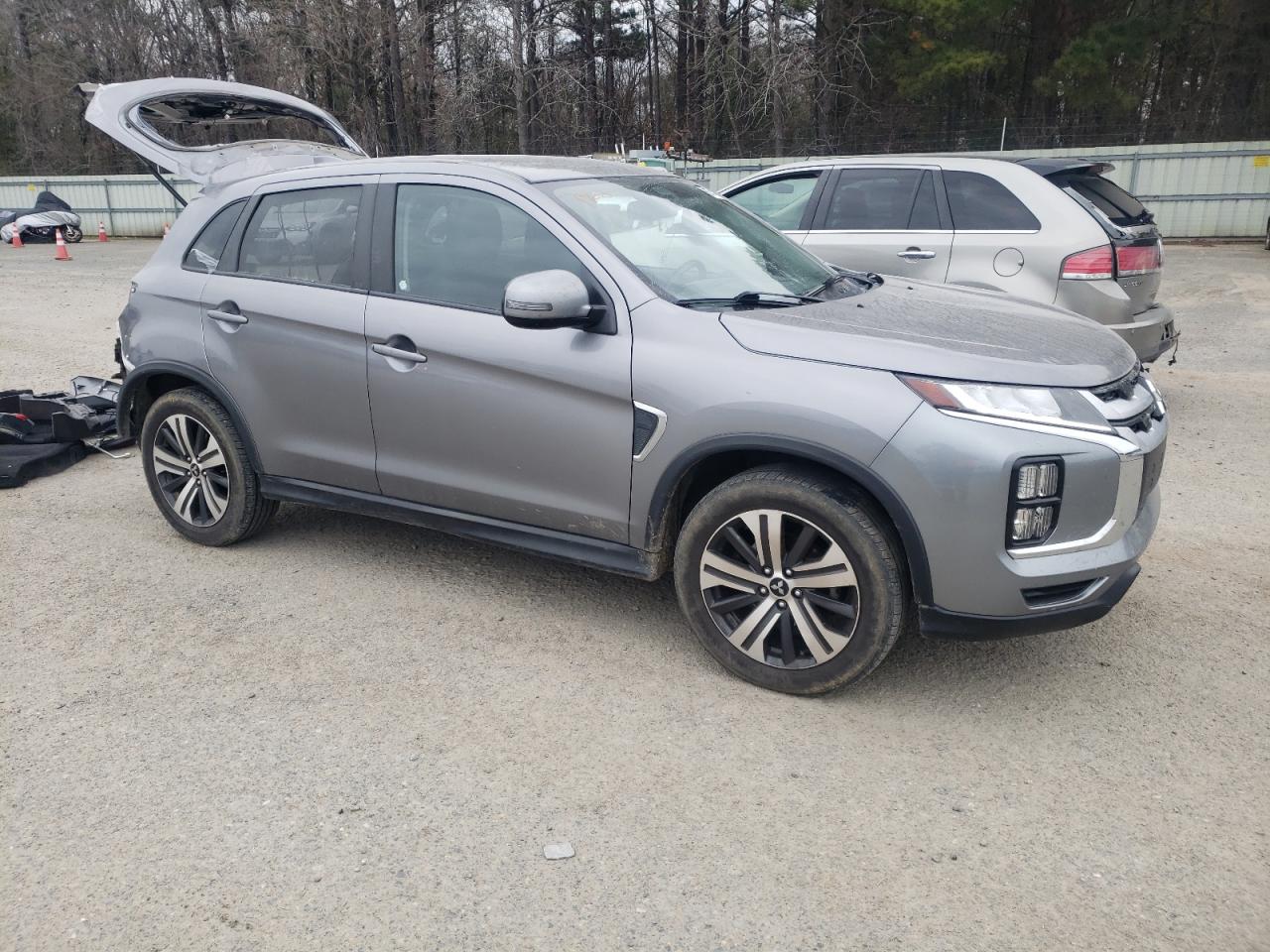 2020 Mitsubishi Outlander - Image 4