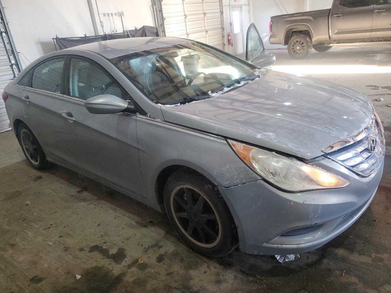 2011 Hyundai Sonata - Image 4