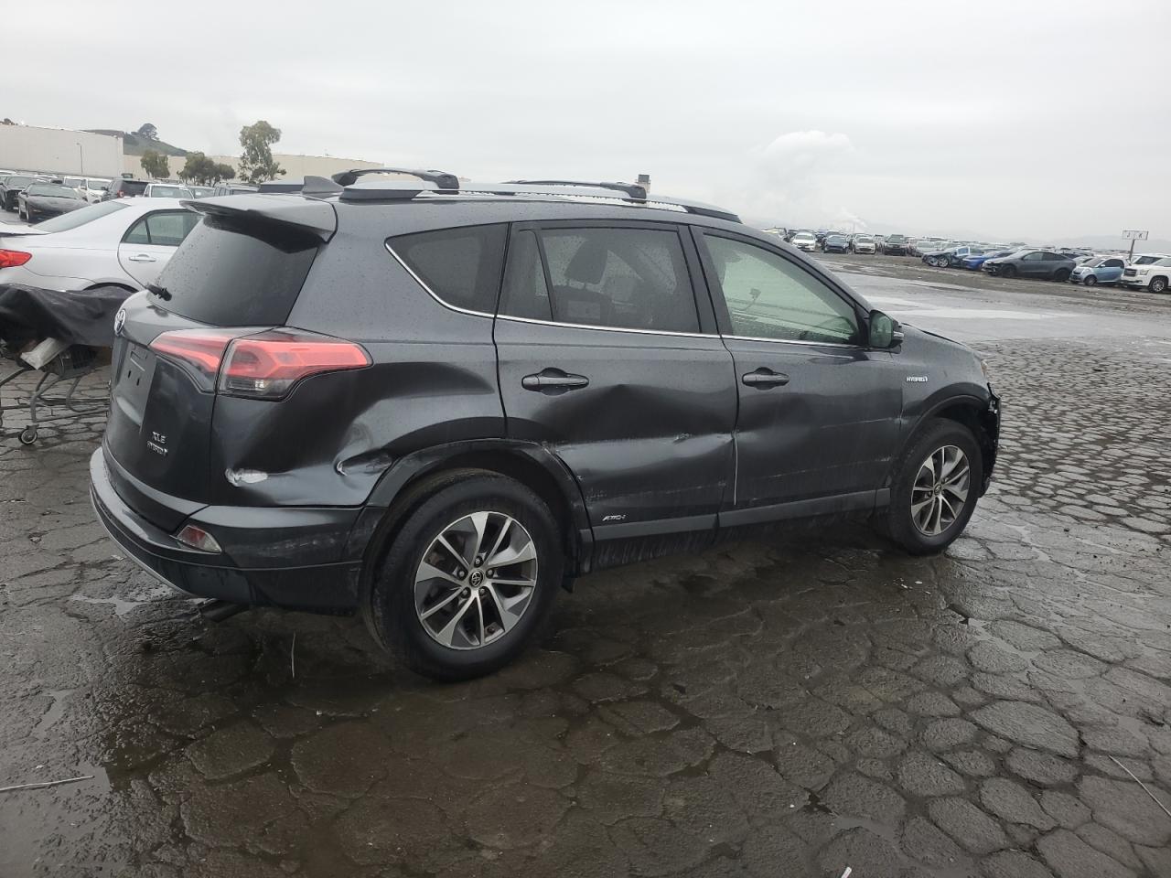2017 Toyota RAV 4 - Image 3