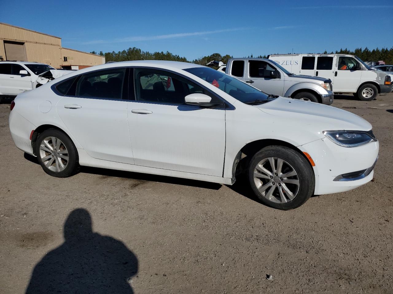 2016 Chrysler 200 - Image 4