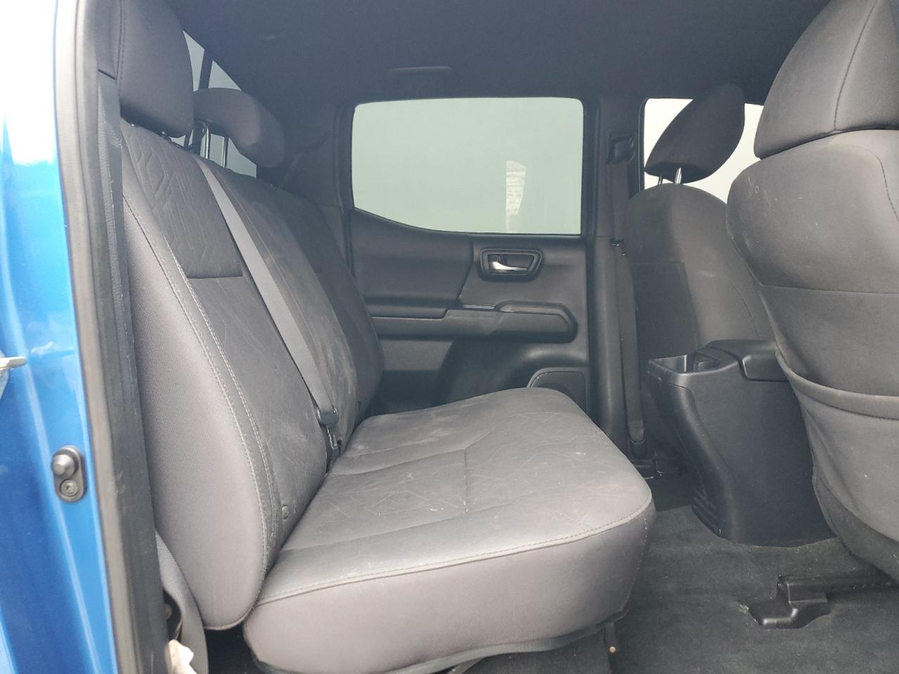 2017 Toyota Tacoma - Image 10