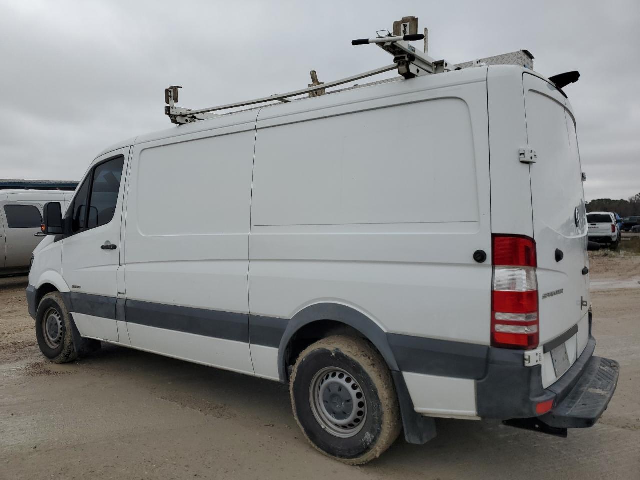 2014 Mercedes-Benz Sprinter - Image 2