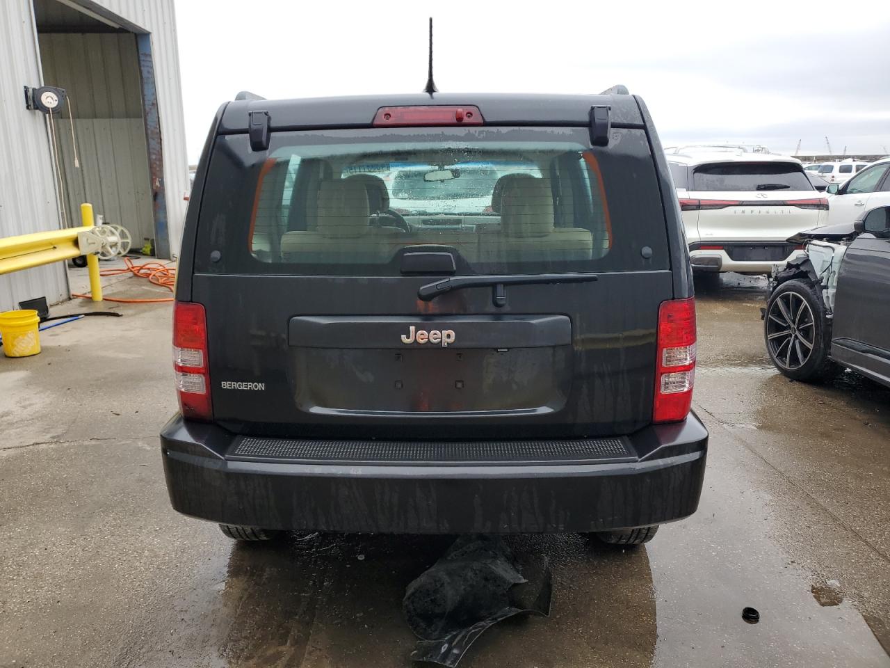 2012 Jeep Liberty (North America) - Image 6
