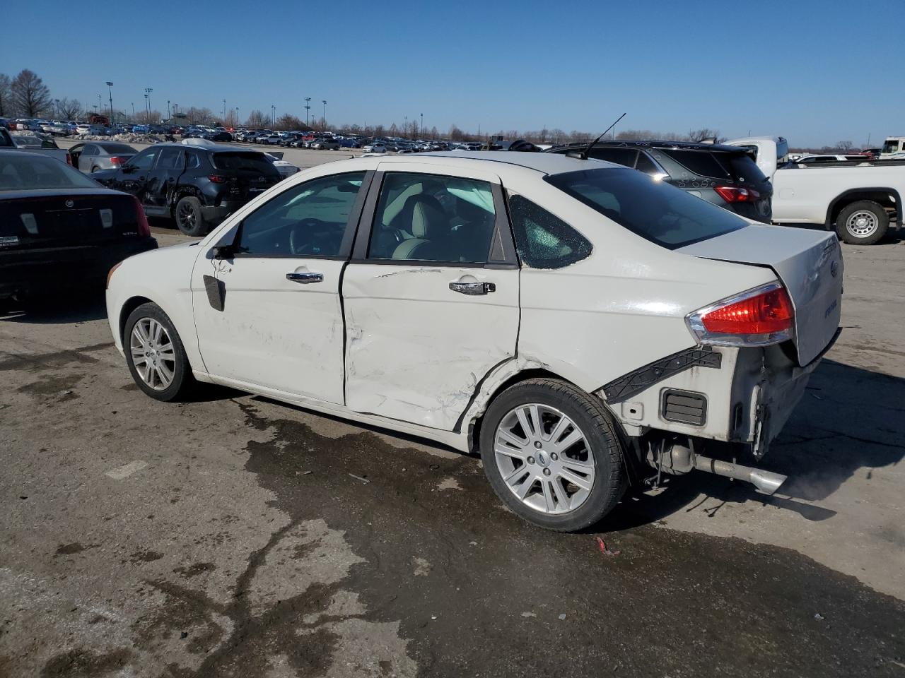 2010 Ford Focus - Image 2