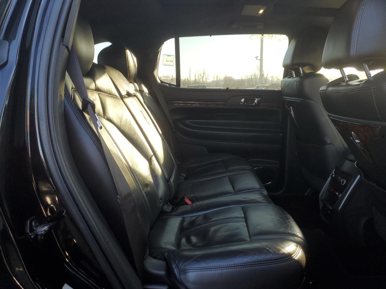 2018 Lincoln MKT - Image 11