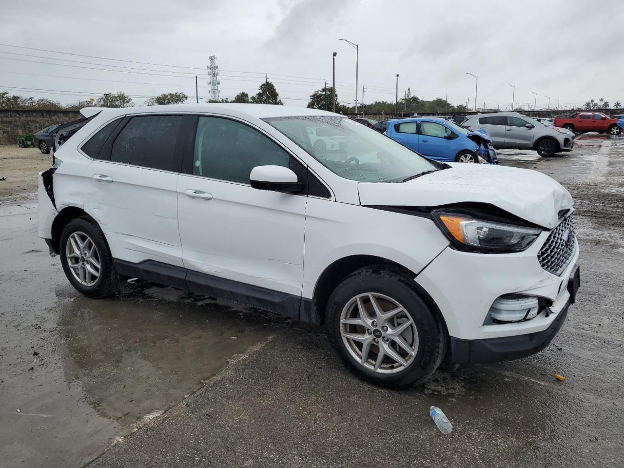 2023 Ford Edge - Image 4