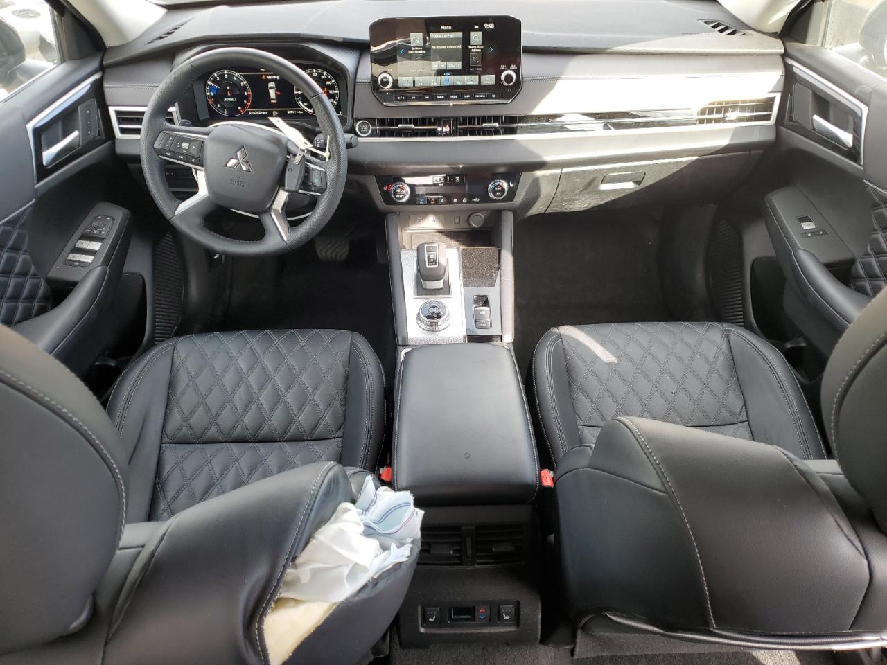 2024 Mitsubishi Outlander - Image 8