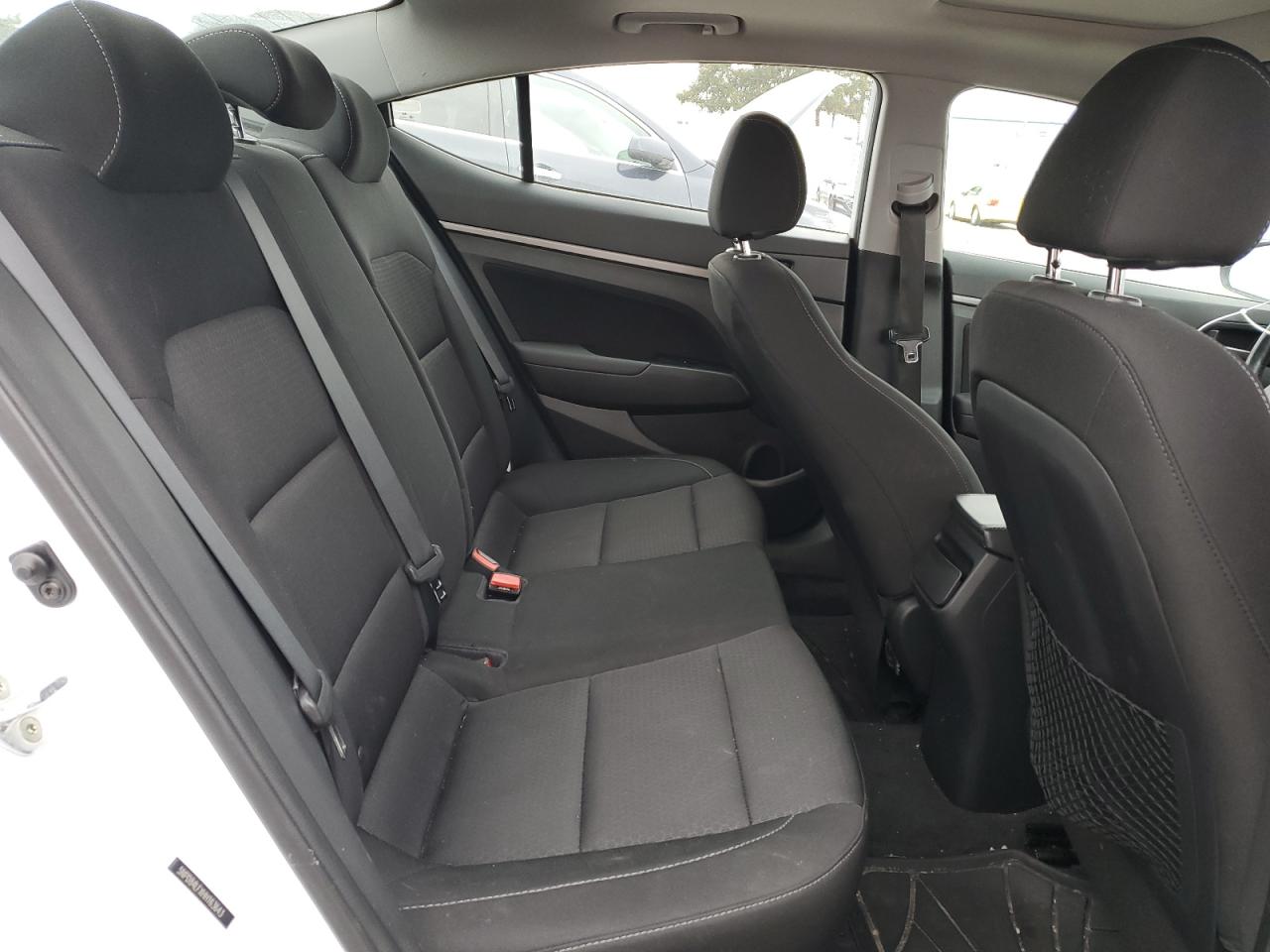 2017 Hyundai Elantra - Image 10