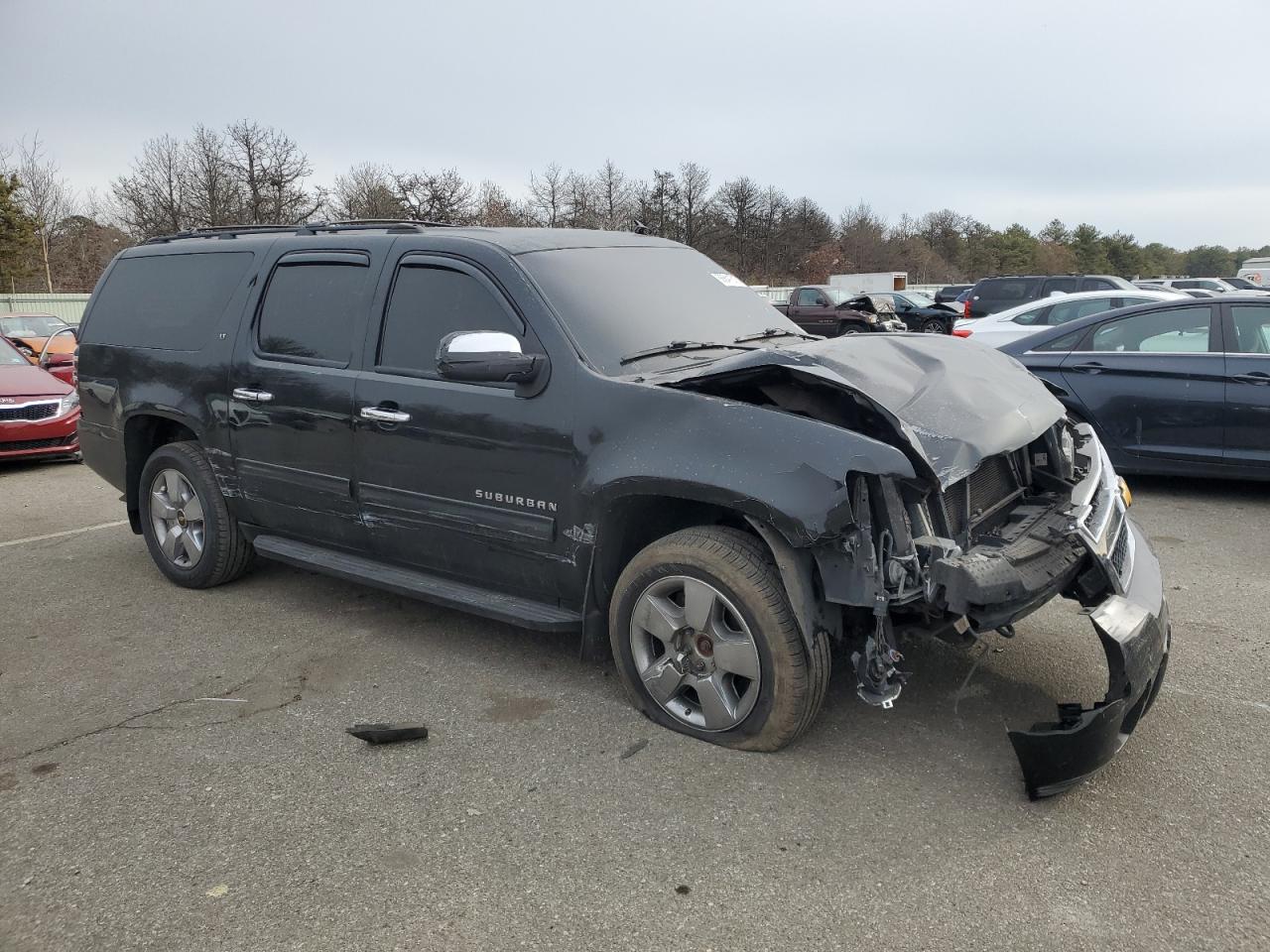 VIN 1GNSKJE79ER102275 2014 CHEVROLET SUBURBAN no.4