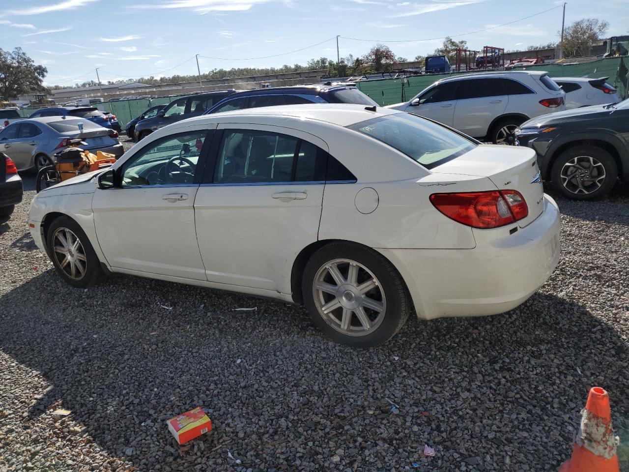 2008 Chrysler Sebring - Image 2