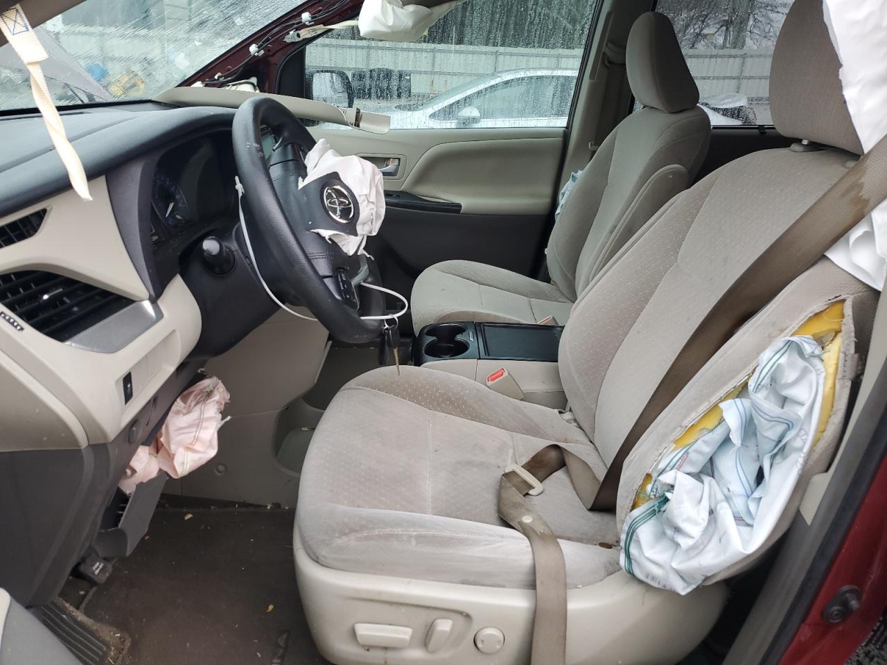 2018 Toyota Sienna - Image 7