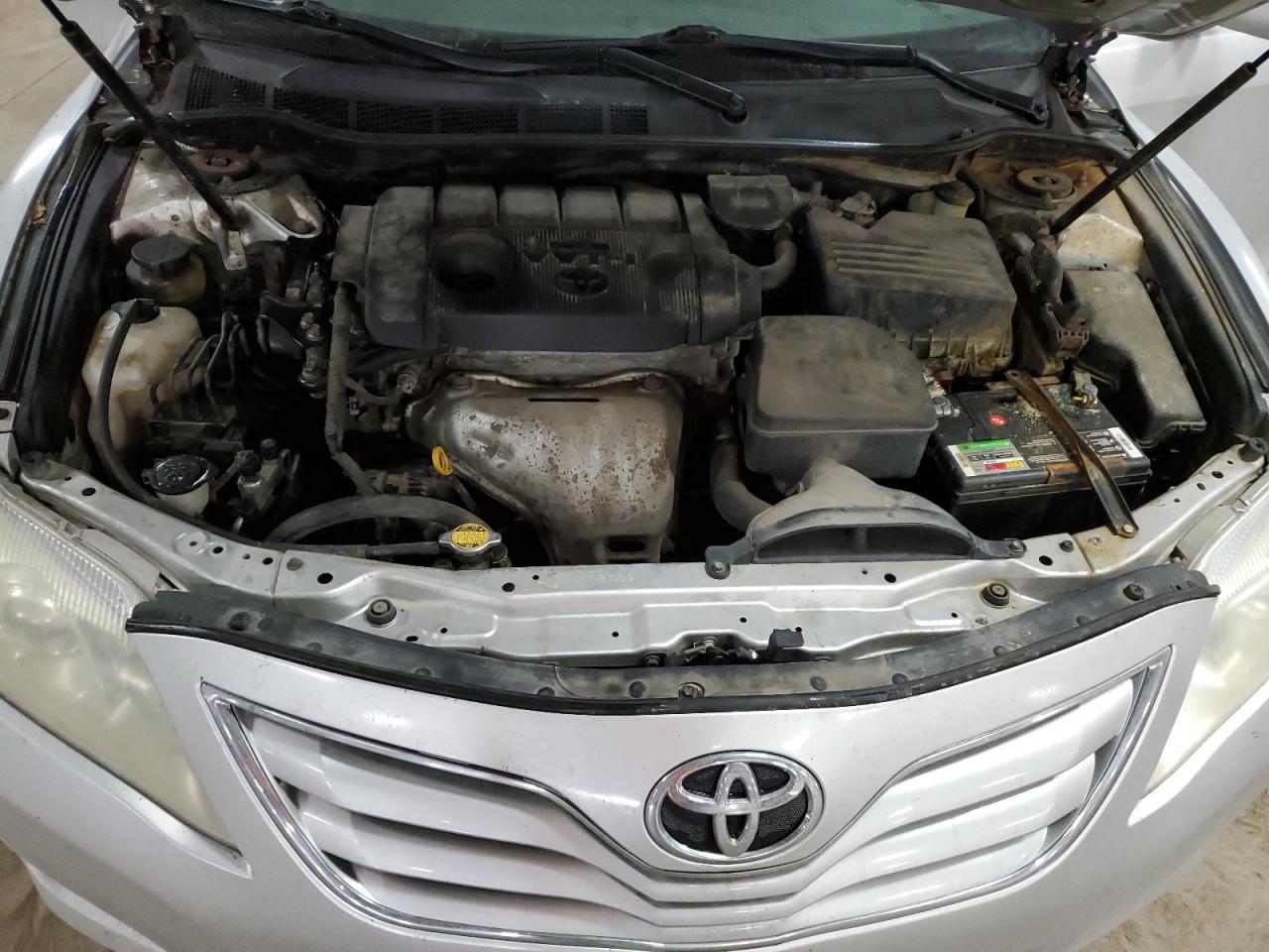 2011 Toyota Camry - Image 11
