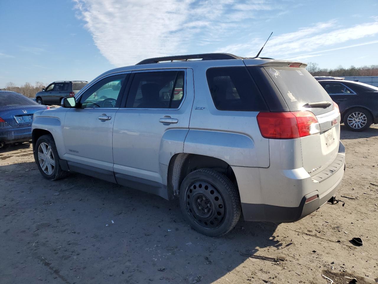 2010 GMC Terrain - Image 2