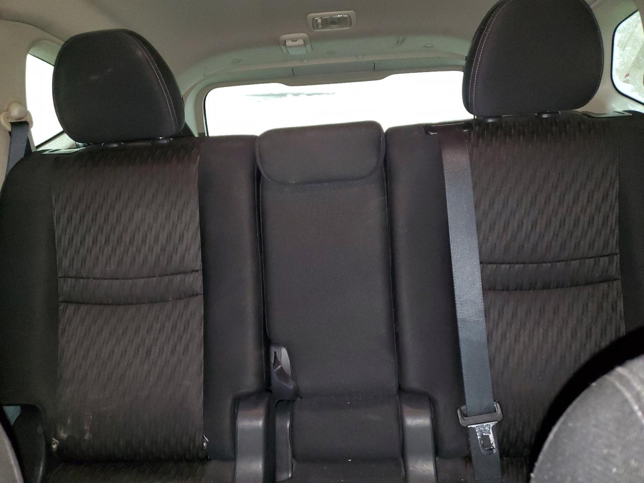 2017 Nissan Rogue - Image 10