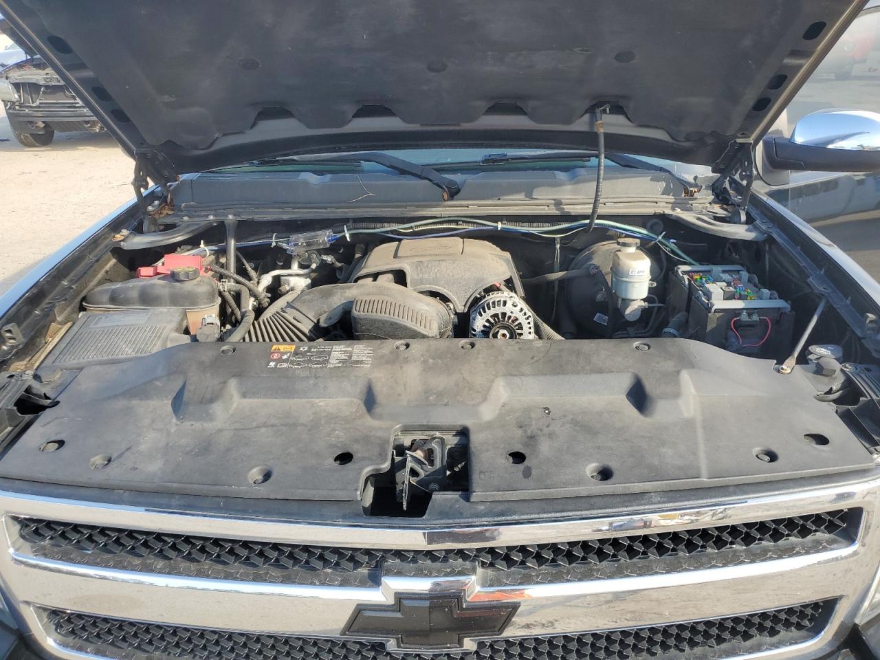 2013 Chevrolet Silverado - Image 11
